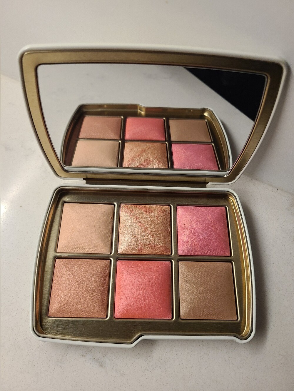 BNWOB Hourglass Ambient Lighting Edit Unlocked - Evil Eye Palette